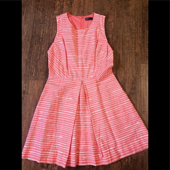 GAP Dresses & Skirts - Gap Coral/White Dress-Size 8